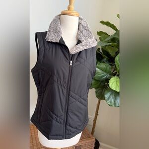 Columbia Black Down/Puffer Vest Women’s Large Fleece Lined Collar EUC